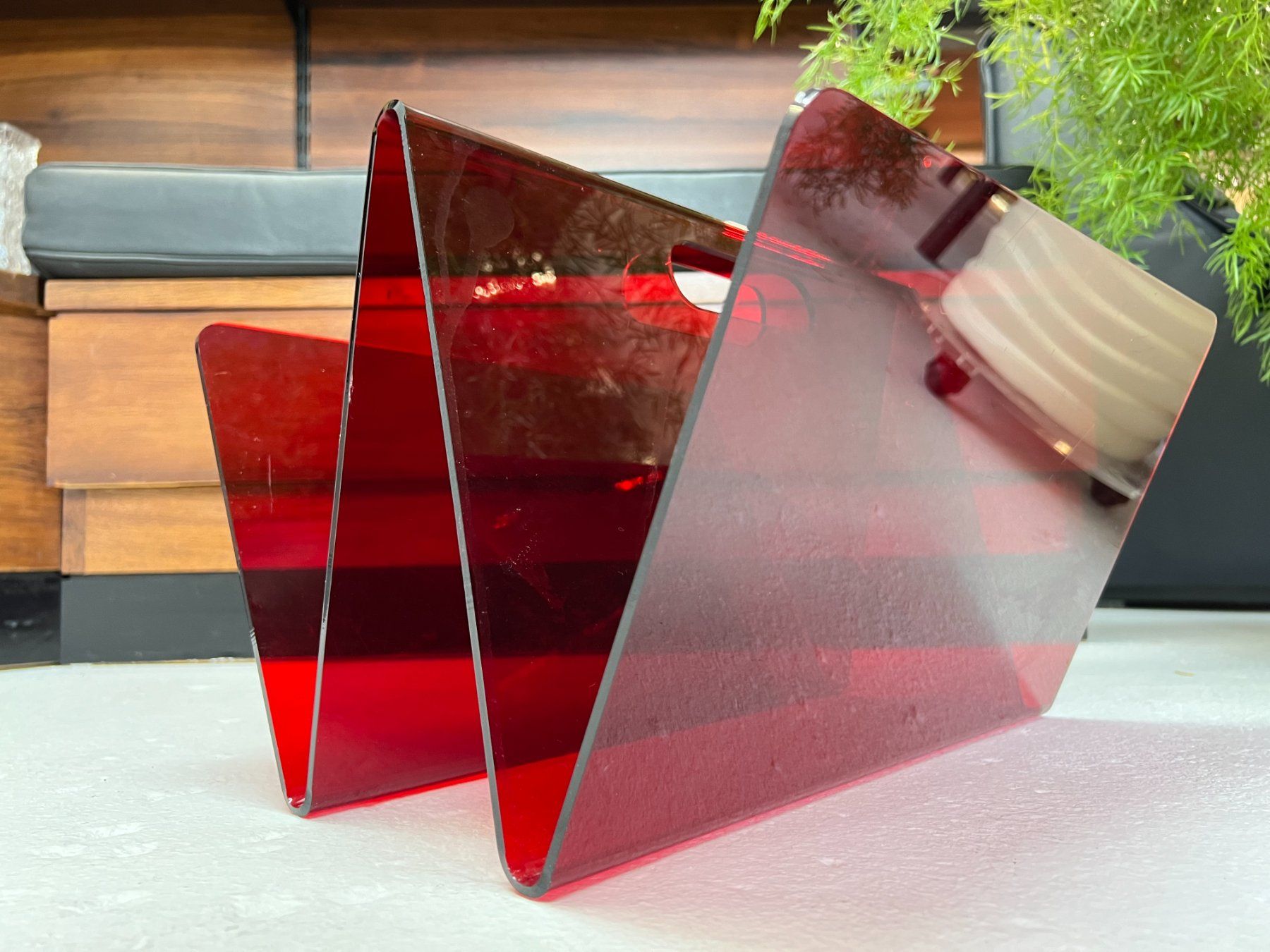 Altro per la casa: Acryl - Plexi Zeitungsständer - 80er Jahre – Usato da Walzenhausen venduto da stilvollwohnen