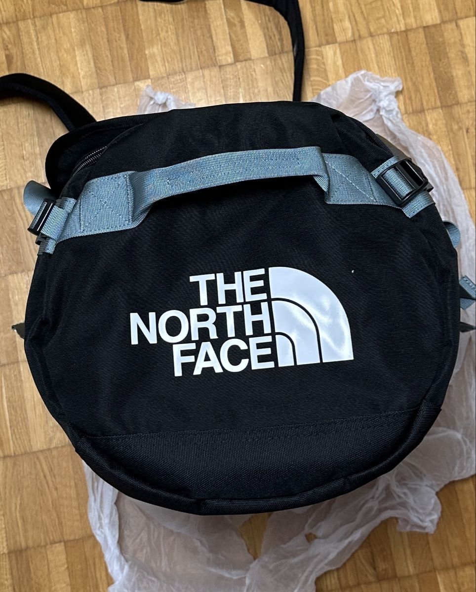 North Face Sacs: North Face duffel G M – Neuf avec emballage d'origine à Maienfeld par tobeyl2020 6