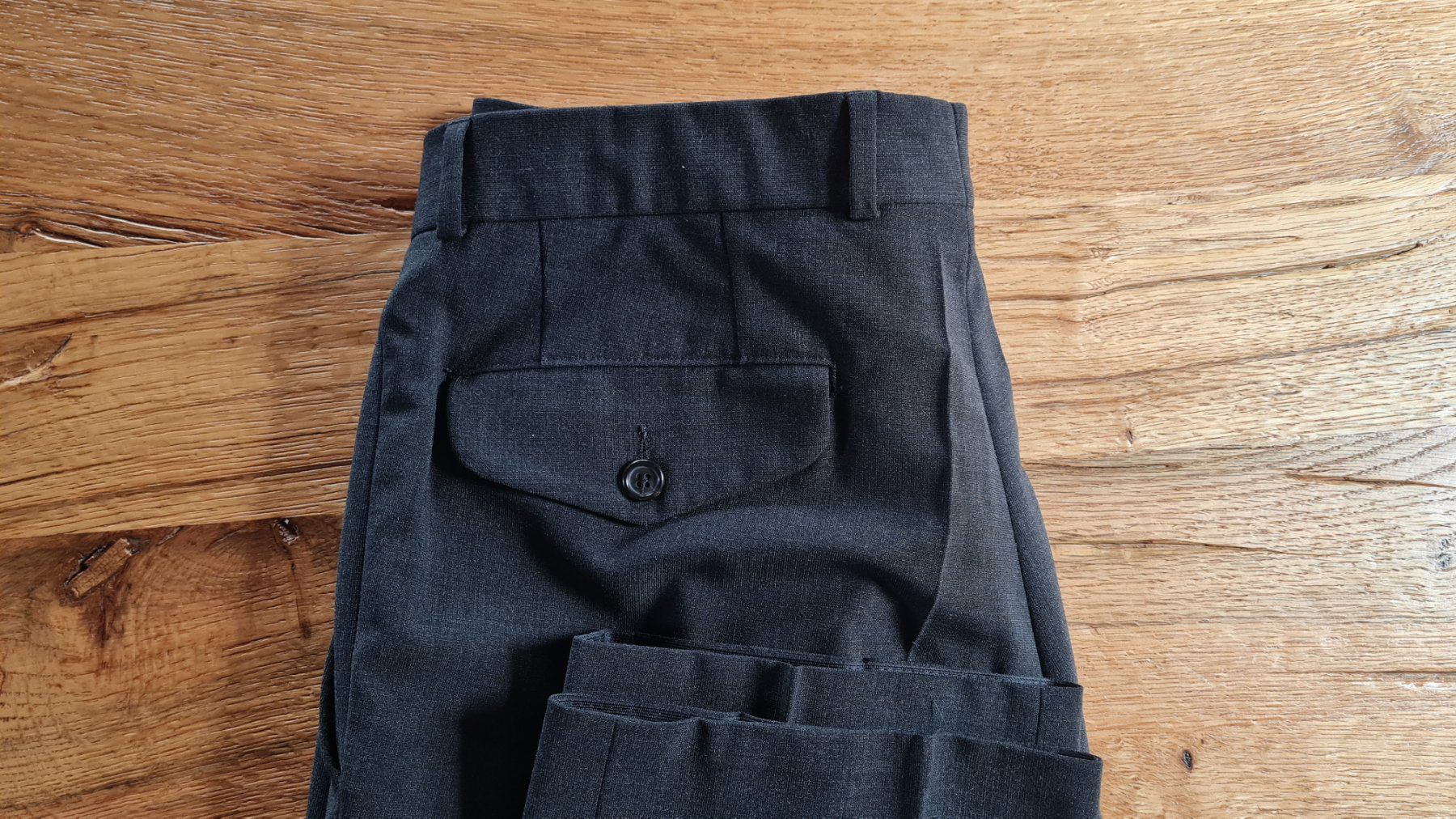 Pantaloni: Anzughose, PERFORMANCE, Gr. 52, Dunkelgrau – Usato da Bowil venduto da Sabinep