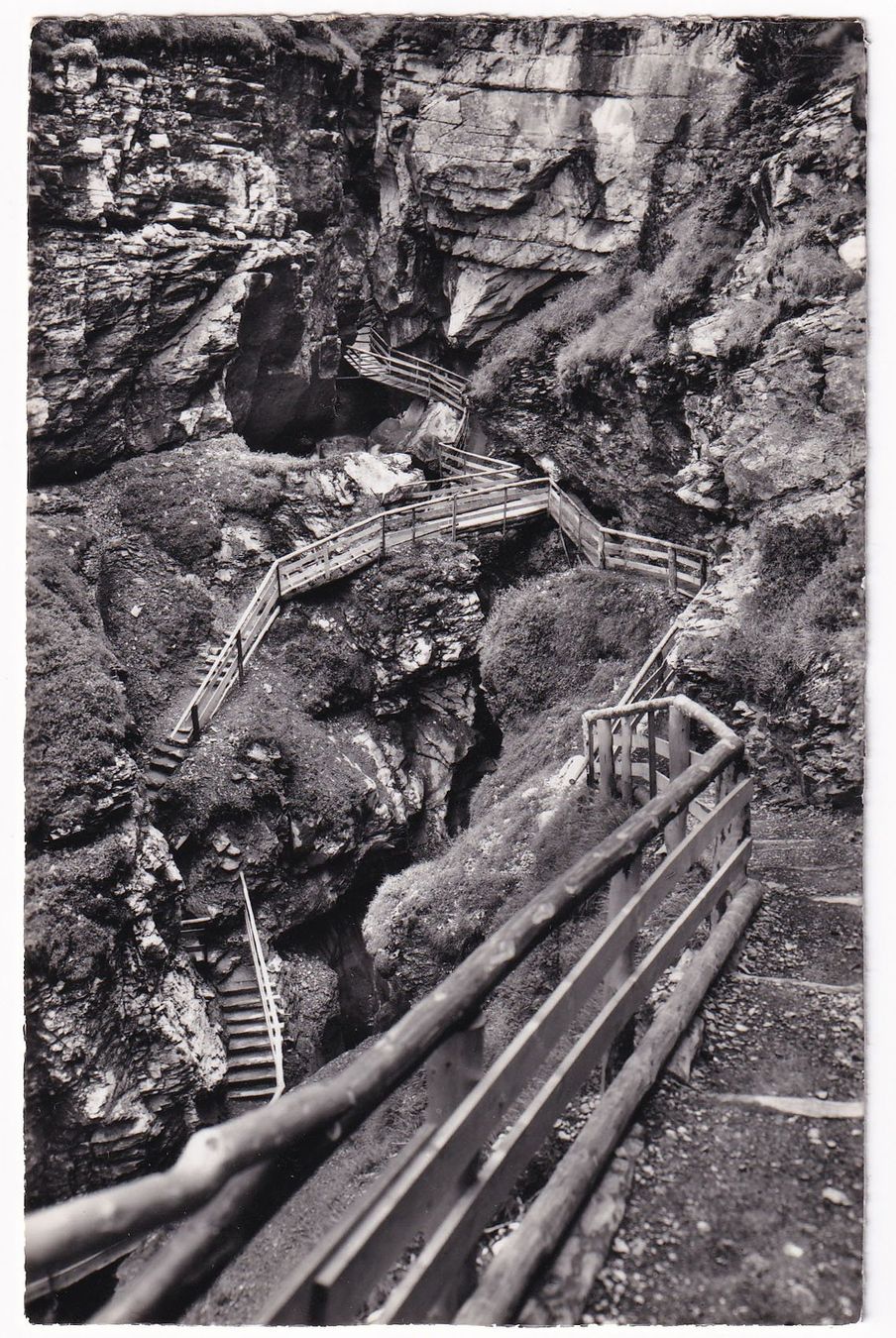 Cartoline postali: Kandersteg Schwarzbachschlucht am Gemmipas – Usato da Cormoret venduto da Pascalll2001