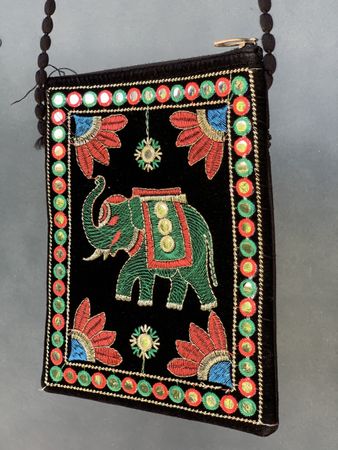 Umhängetasche mit Elefant Stickerei🐘