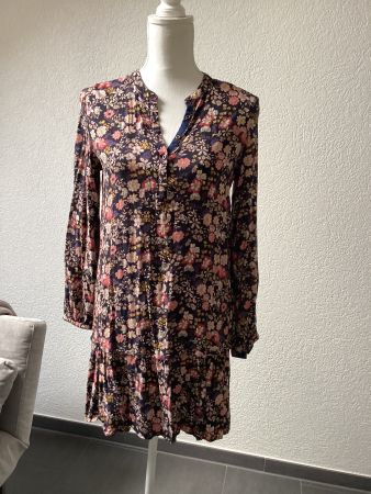 Schönes, luftiges Esprit edc Kleid mit Blumenmuster Gr. 34