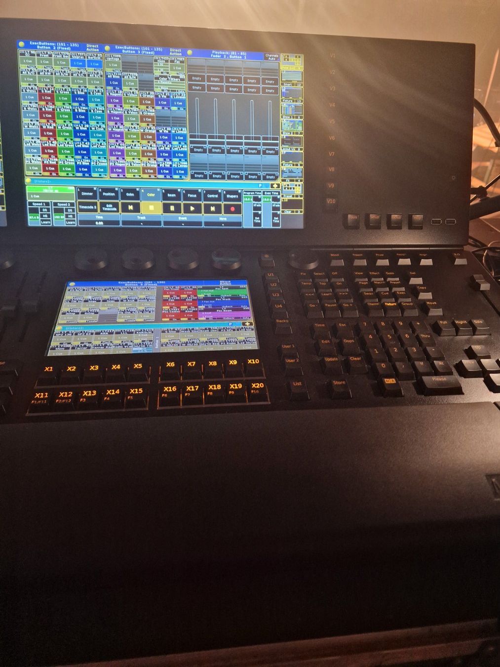 Console di mixaggio: Grand MA2 Light – Usato da Neuenegg venduto da Fluemi01 7