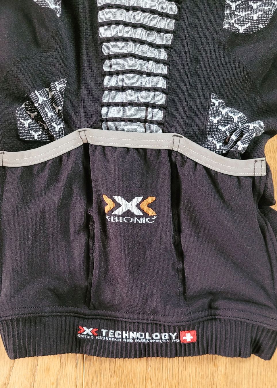 X-bionic T-shirts: X-Bionic Shirt mit Reissverschluss – D'occasion à Steffisburg par Gismo49 2