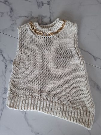 Zara Top mit goldener Kette, Gr. M