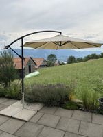 Grosser Sonnenschirm inkl. Sockel