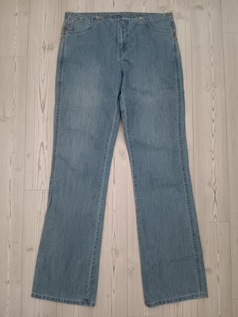 Jeans  LEVIS STRAUSS 565  Taille / Grosse W31 L34.....