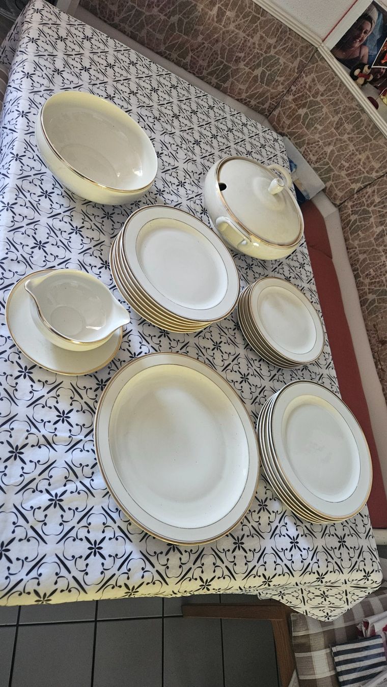 Set di piatti: Servizio Langenthal x6pp non completo – Usato da Melano venduto da H-Sara