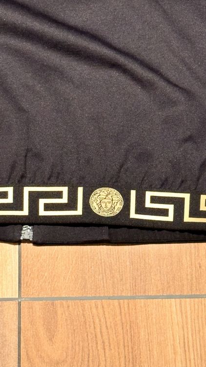 Versace Maglioni & Felpe: Versace Sweatjacke  Damen schwarz Grösse 3 (M) wie neu – Nuovo (secondo la descrizione) da Zürich venduto da Mtr1608 3