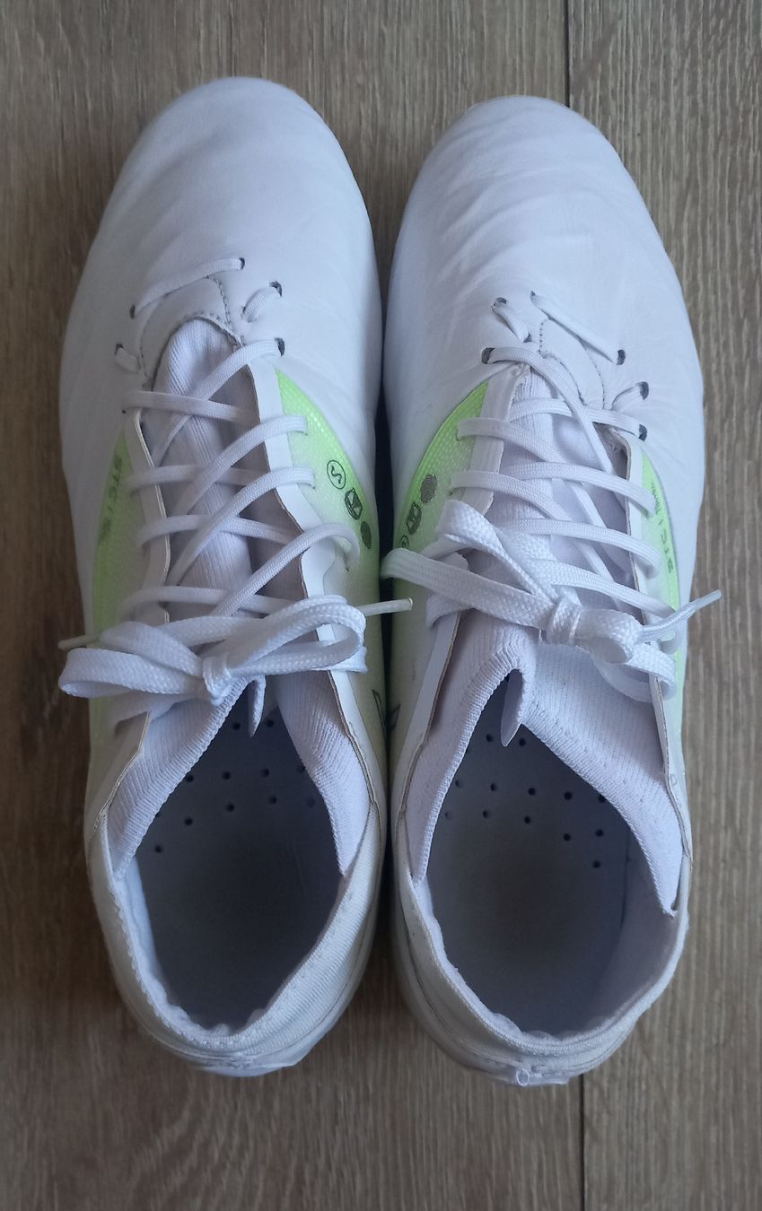 Scarpe da uomo: Fussballschuhe 44, weiss – Usato da Rorbas venduto da siramad 2