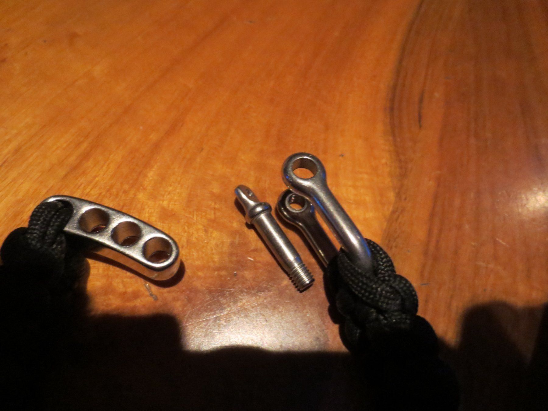 Armbänder & -reifen: Herrenarmband kann geöffnet werden – Neu und originalverpackt aus Männedorf von Livingston 3