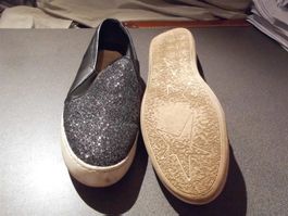 Halbschuhe Grösse 42, schwarz/vorne Glit