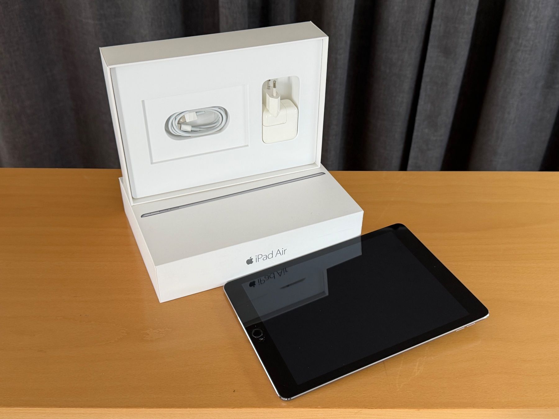 Apple Tablet PC: iPad Air 2 WiFi 64GB Space Gray – Gebraucht aus Uster von Mcollette 1
