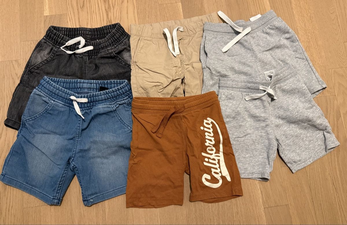 H&M Ensembles coordonnés: Kleiderpaket Jungs Gr. 104/110/116 – D'occasion à Riehen par nah00 2