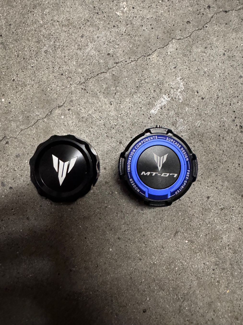 Toutes les pièces détachées moto: Yamaha MT-07 CNC Bremsflüssigkeitsbehälter Deckel Set – Neuf (Voir description) à Zunzgen par nordstern_handel