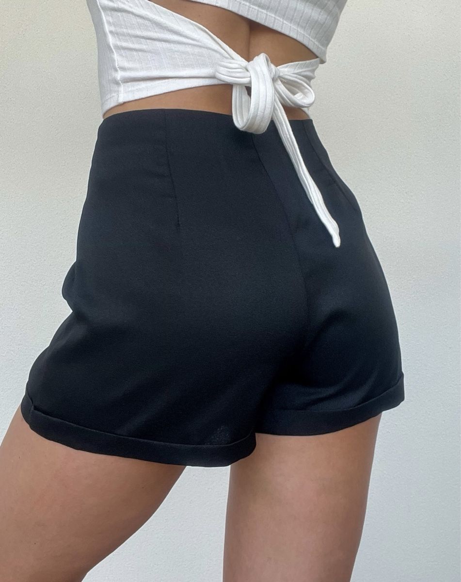 Shein Pantaloni: Black Summer Shorts M, Elegant – Nuovo (secondo la descrizione) da Dübendorf venduto da kat_yx9r