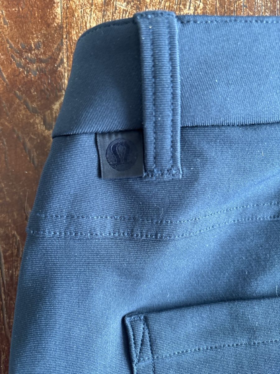 Lululemon Pantaloni: Lululemon dark blue pants (W34 / L32) – Usato da Zuerich venduto da junverhau 4