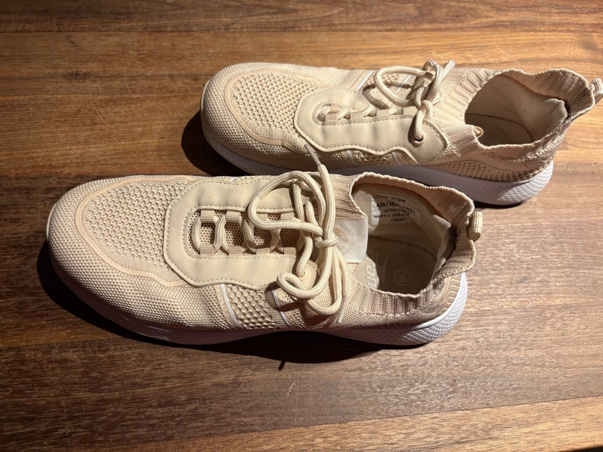 Scarpe da donna: Sneaker hellrosa Grösse 39  Damen – Usato da Beromünster venduto da msklef 1