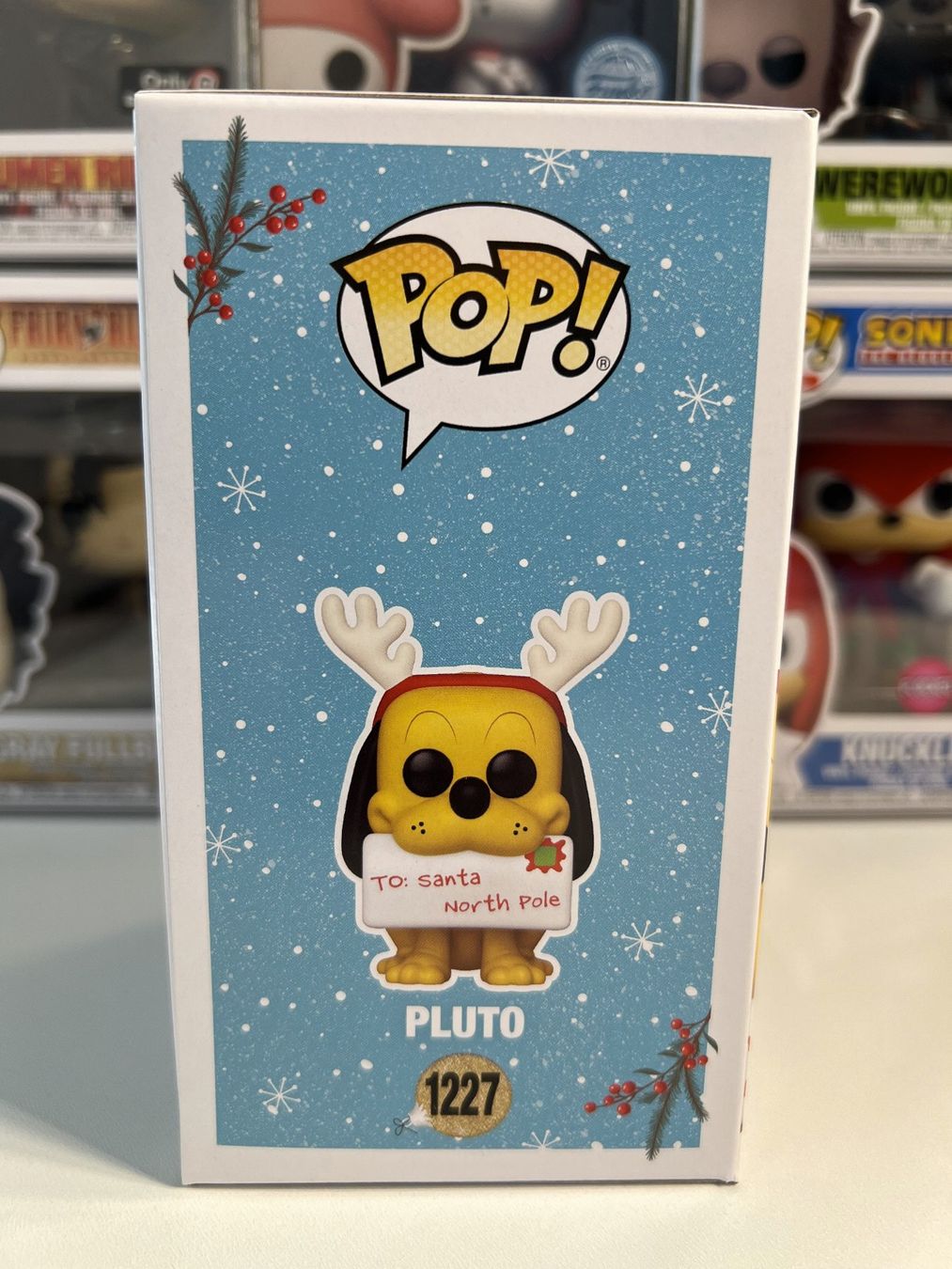 Funko Statuette: Funko POP! Disney Winter Holiday Pluto – Nuovo e nell'imballaggio originale da Le Mouret venduto da perfectbijou 1