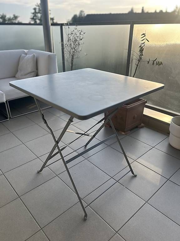 Tavoli: Kleiner Balkontisch Klappbar Metall – Usato da Zug venduto da _B.Sch