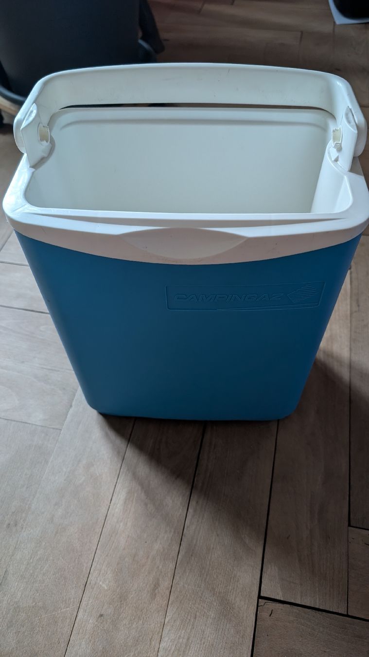 Campingaz Frigoriferi & Refrigeratori: Kühlbox blau Campingaz – Usato da Rorschach venduto da Obi-Wan85 1