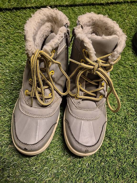 Schuhe für Jungen: Gefütterte Winterstiefel, Grösse 33 – Gebraucht aus Zürich von RaffaelaT 2