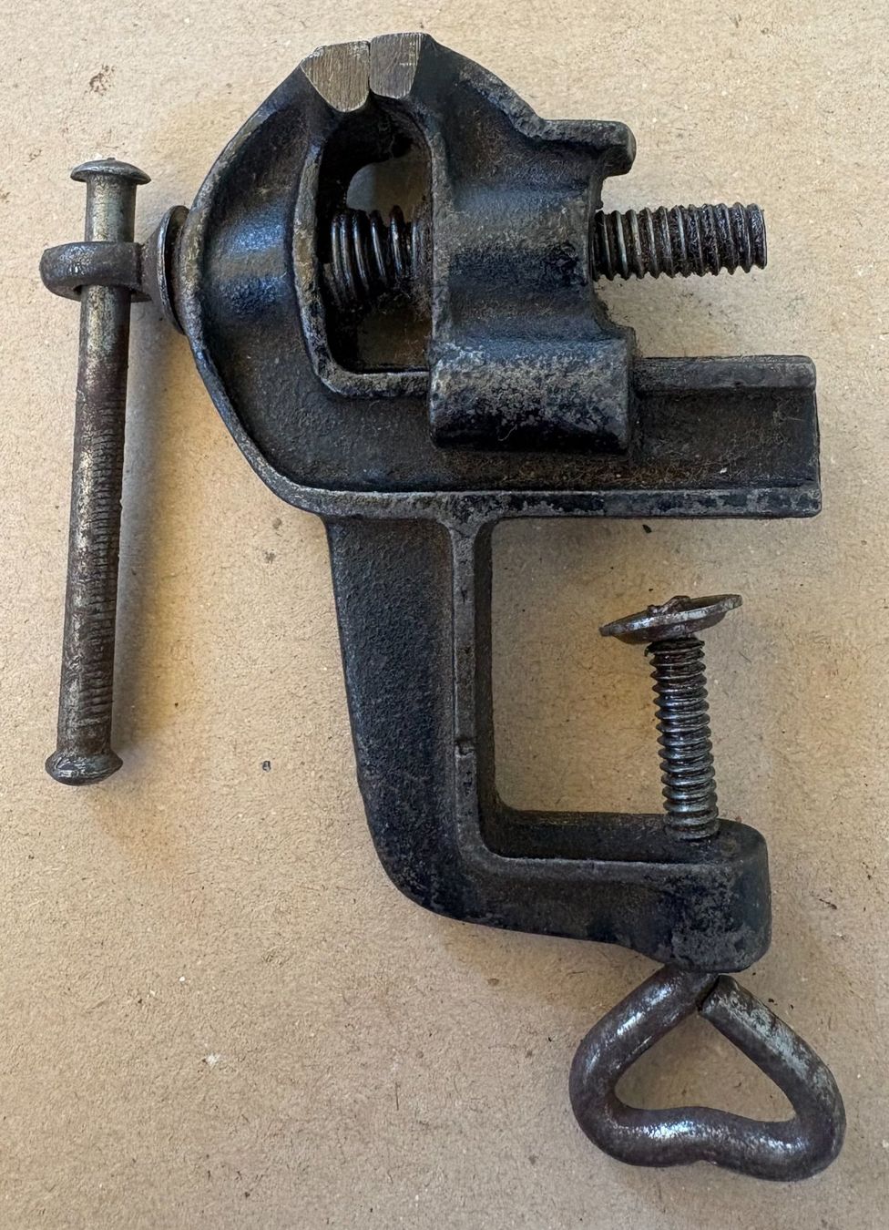 Alle Werkzeuge: VINTAGE SCHRAUBSTOCK – Gebraucht aus Ostermundigen von Heavenmaus75