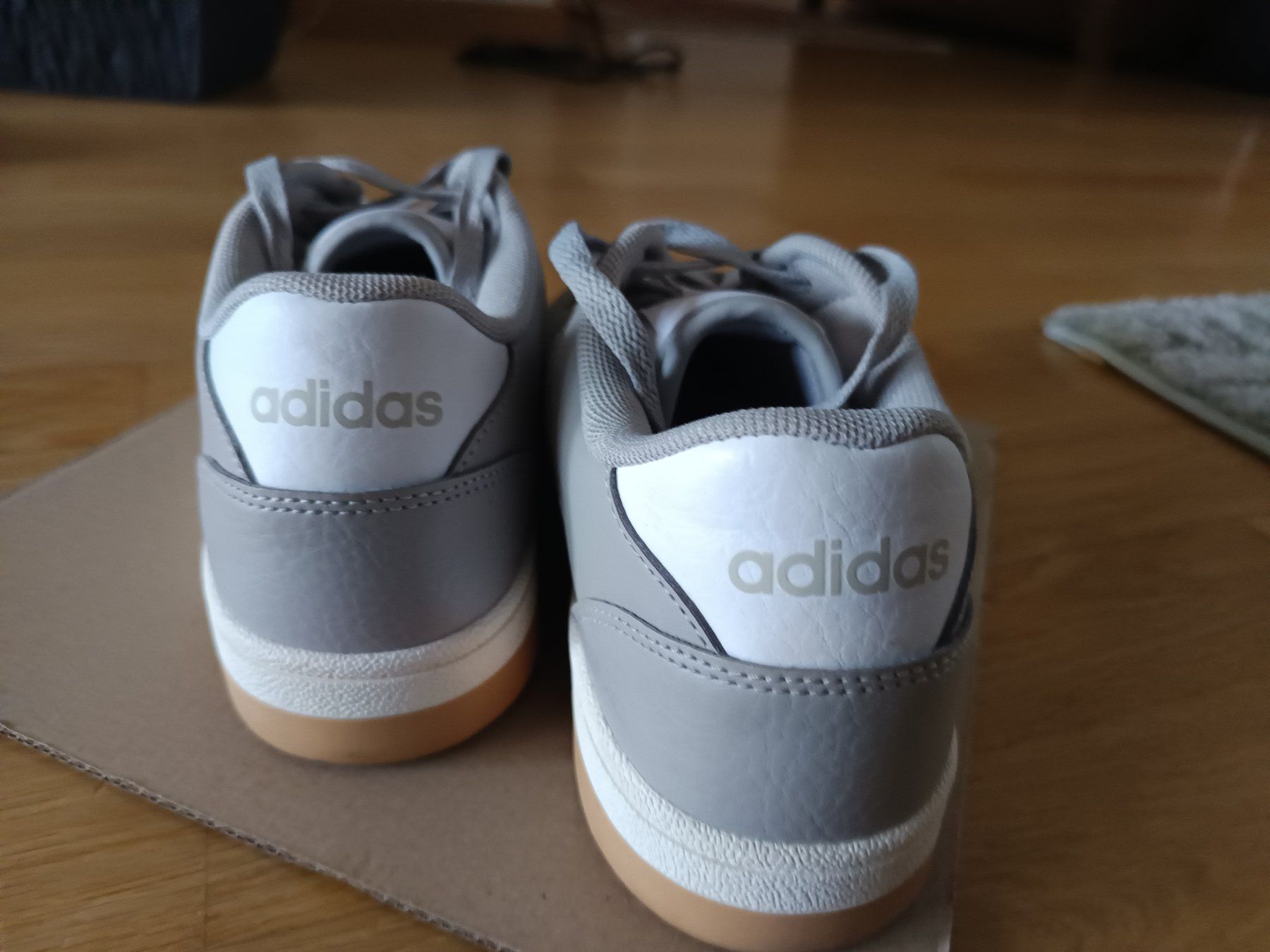 Adidas Schuhe für Jungen: Adidas Sneaker – Gebraucht aus Benglen von Jumanah 2