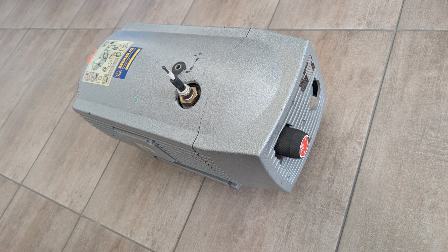 Becker Pumpen & Teile: Pompe à vide BECKER VT 4.25 – Gebraucht aus Noës von Rkpel