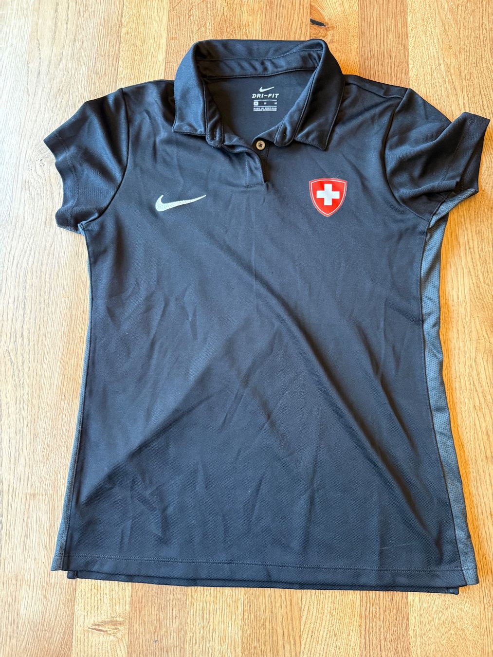 Nike Magliette Polo: Polo Hemd "Swiss Ice Hockey" – Usato da Ringgenberg BE venduto da MiBa16