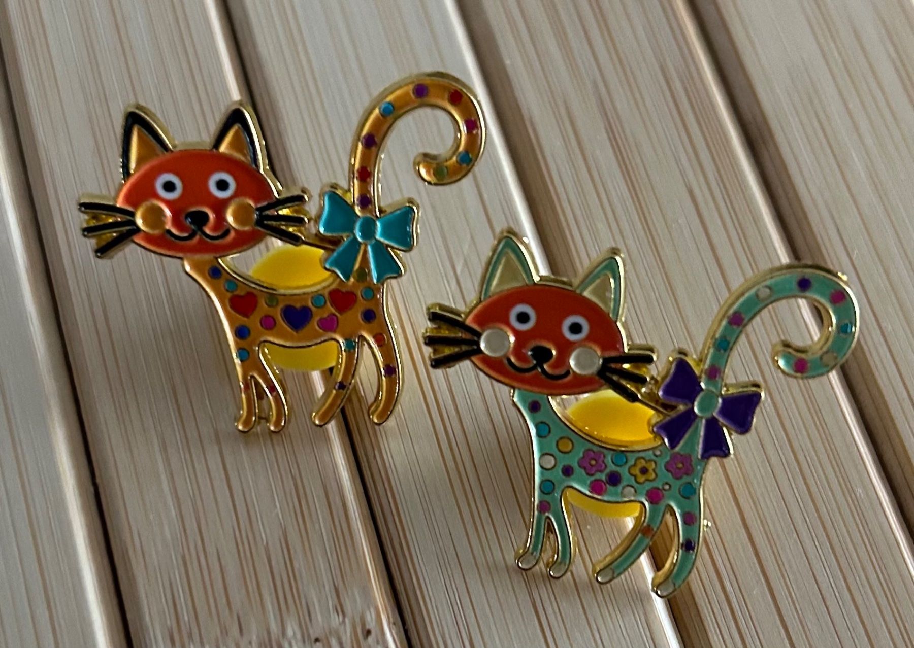 Placchette & Badge: 2x Pin Katze – Nuovo e nell'imballaggio originale da Geneve venduto da vane267