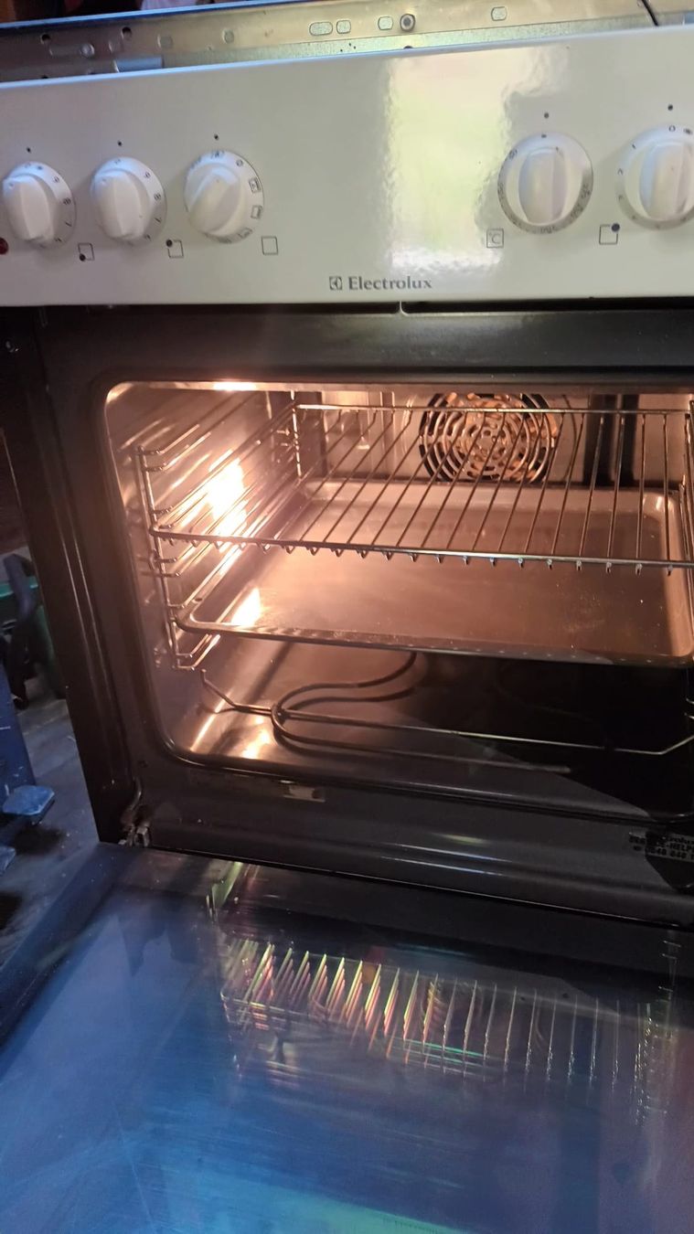 Electrolux Backöfen: Kochherd Backofen Elektrolux – Gebraucht aus Bowil von Yfazer 2