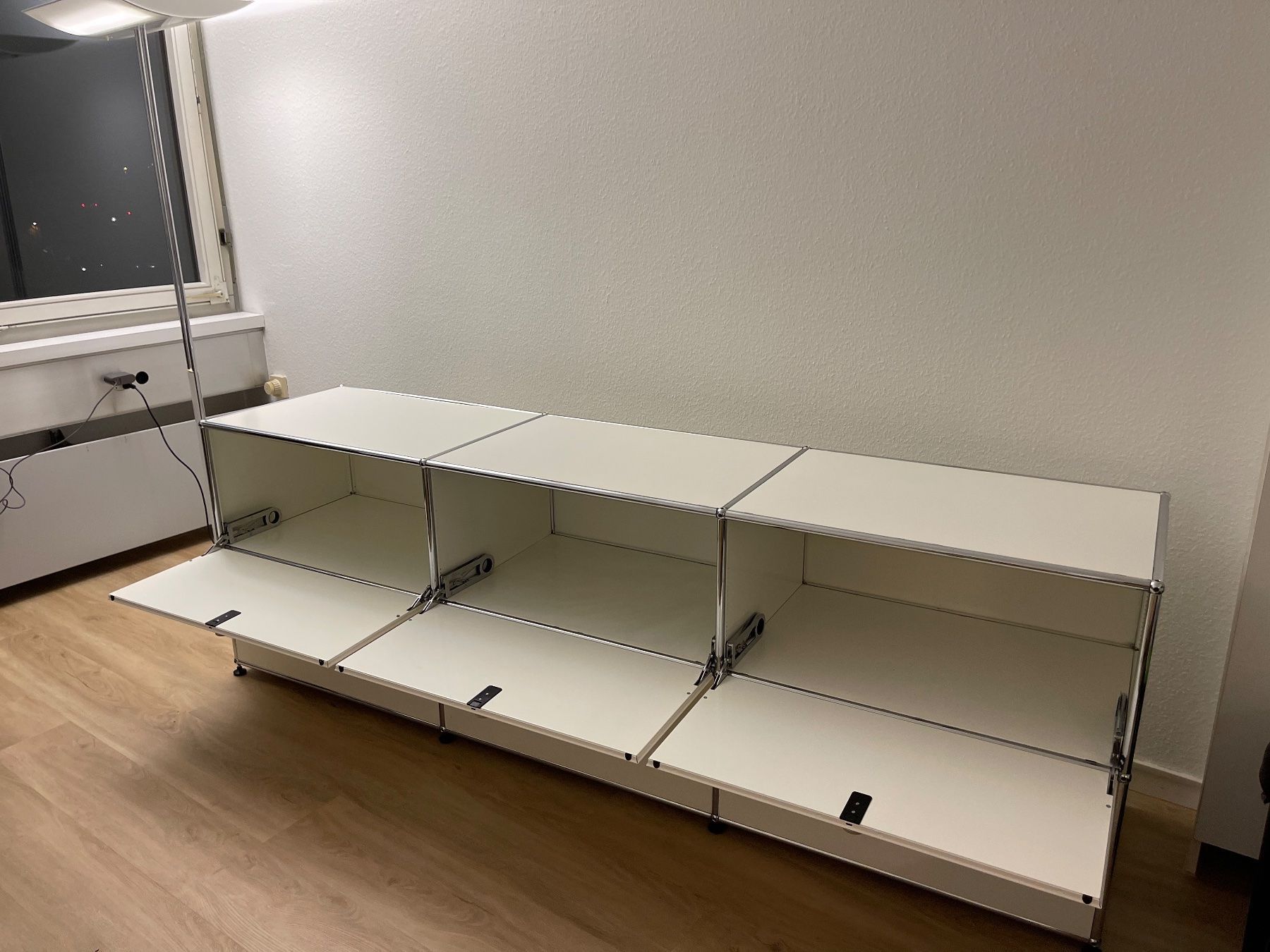 Cassettiere: USM  Praxis Sideboard weiss Lieferung Gratis – Usato da Thun venduto da Thuno6 7