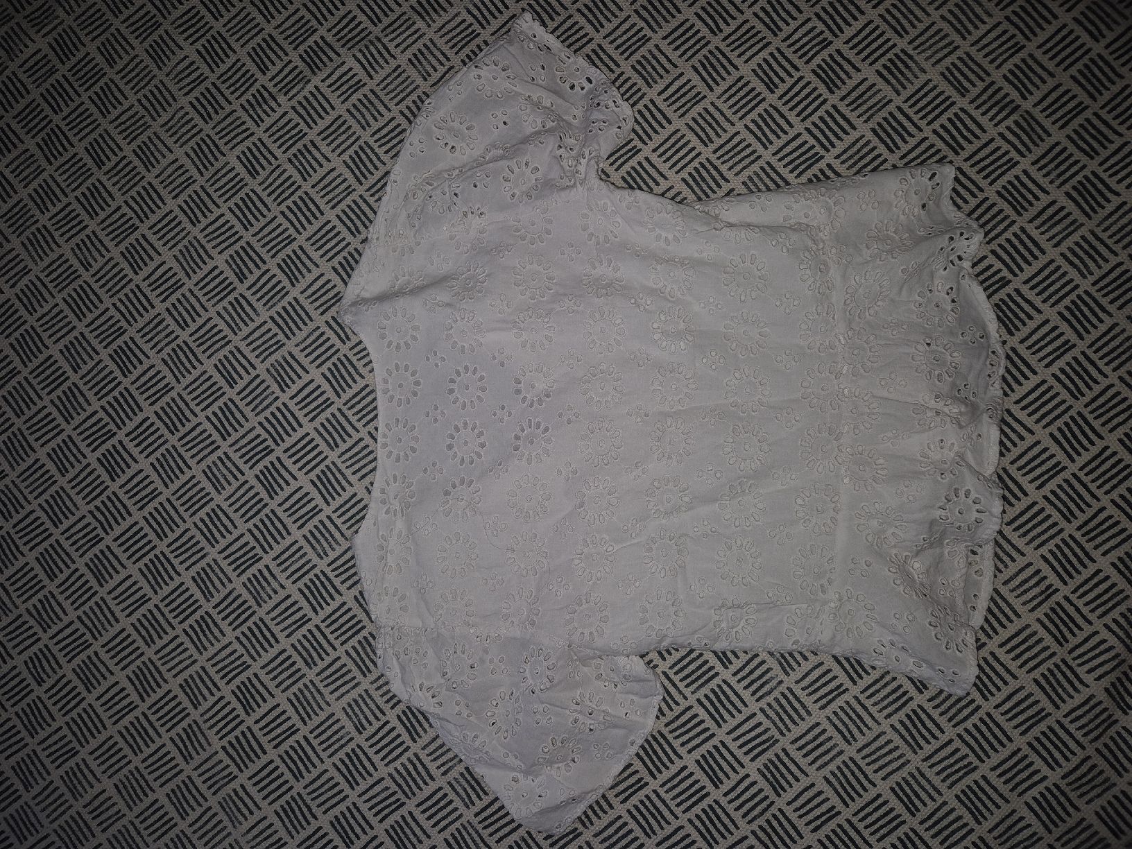 Camicette: Bluse mit Lochmuster S – Usato da Obfelden venduto da Spielsachenschweiz 1