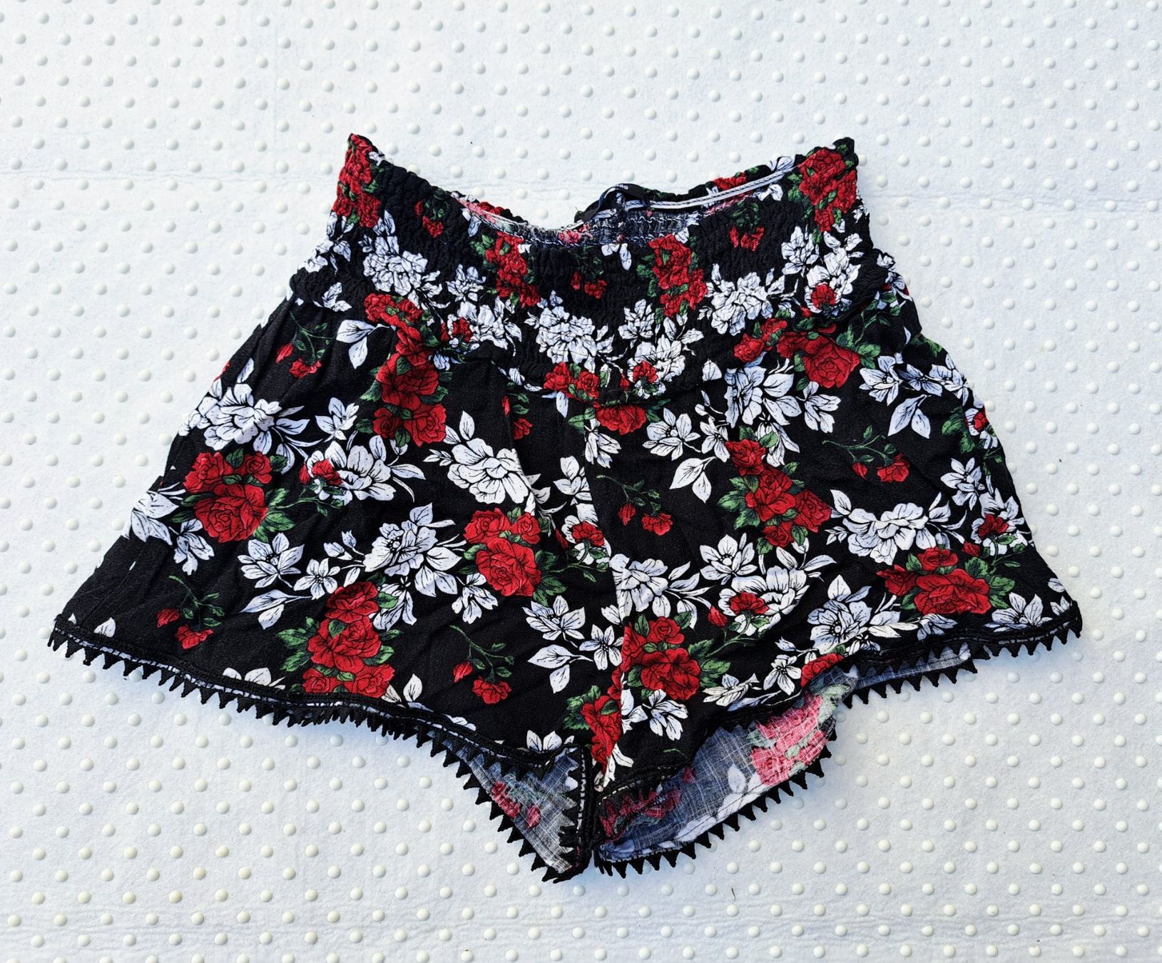 Pantaloni: Sommerliche Shorts mit Blumenmuster, Grösse 152 – Usato da Gysenstein venduto da joshuas81