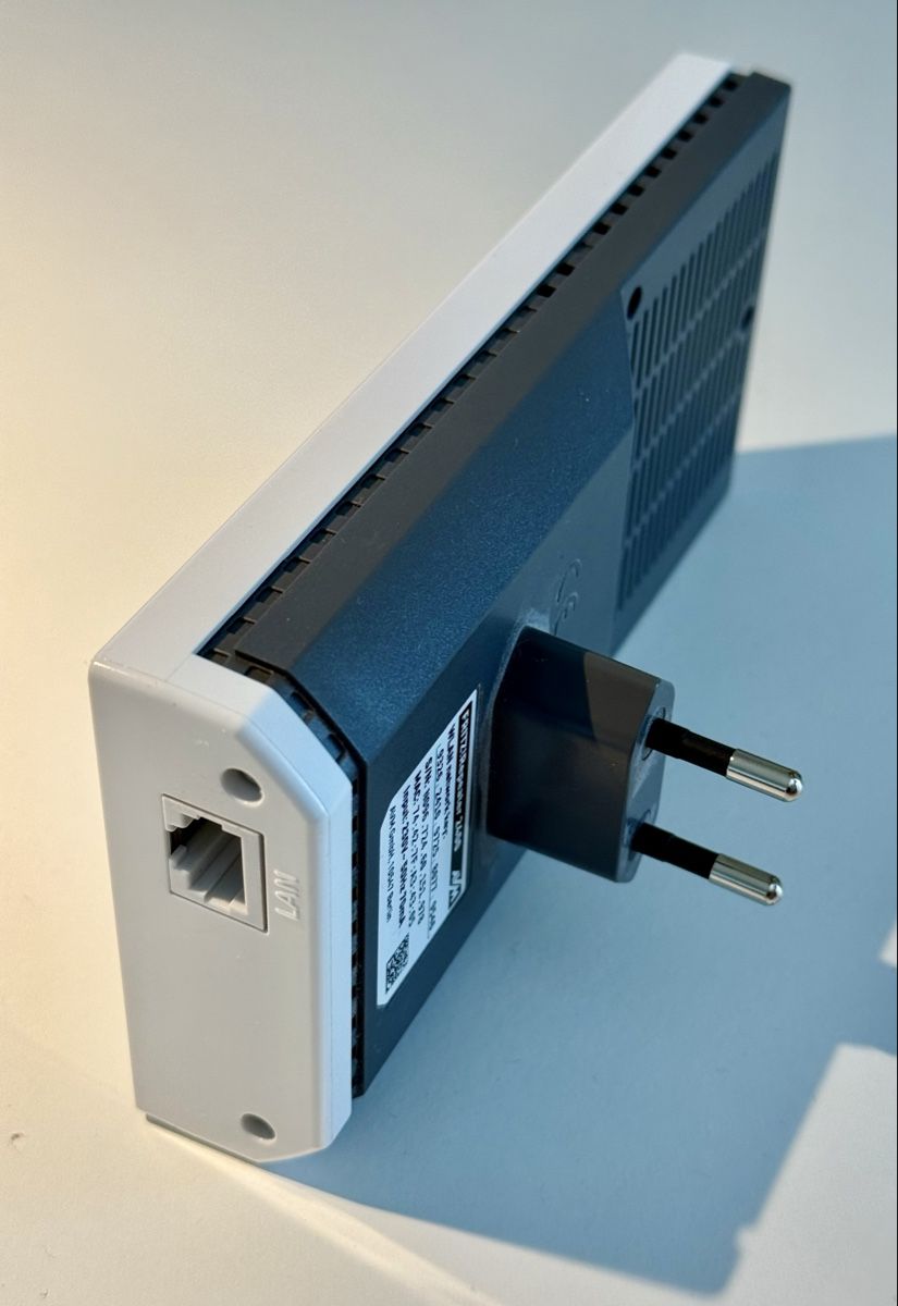 Avm WiFi: FRITZ! Repeater 2400 WLAN – D'occasion à Zürich par c1812 2