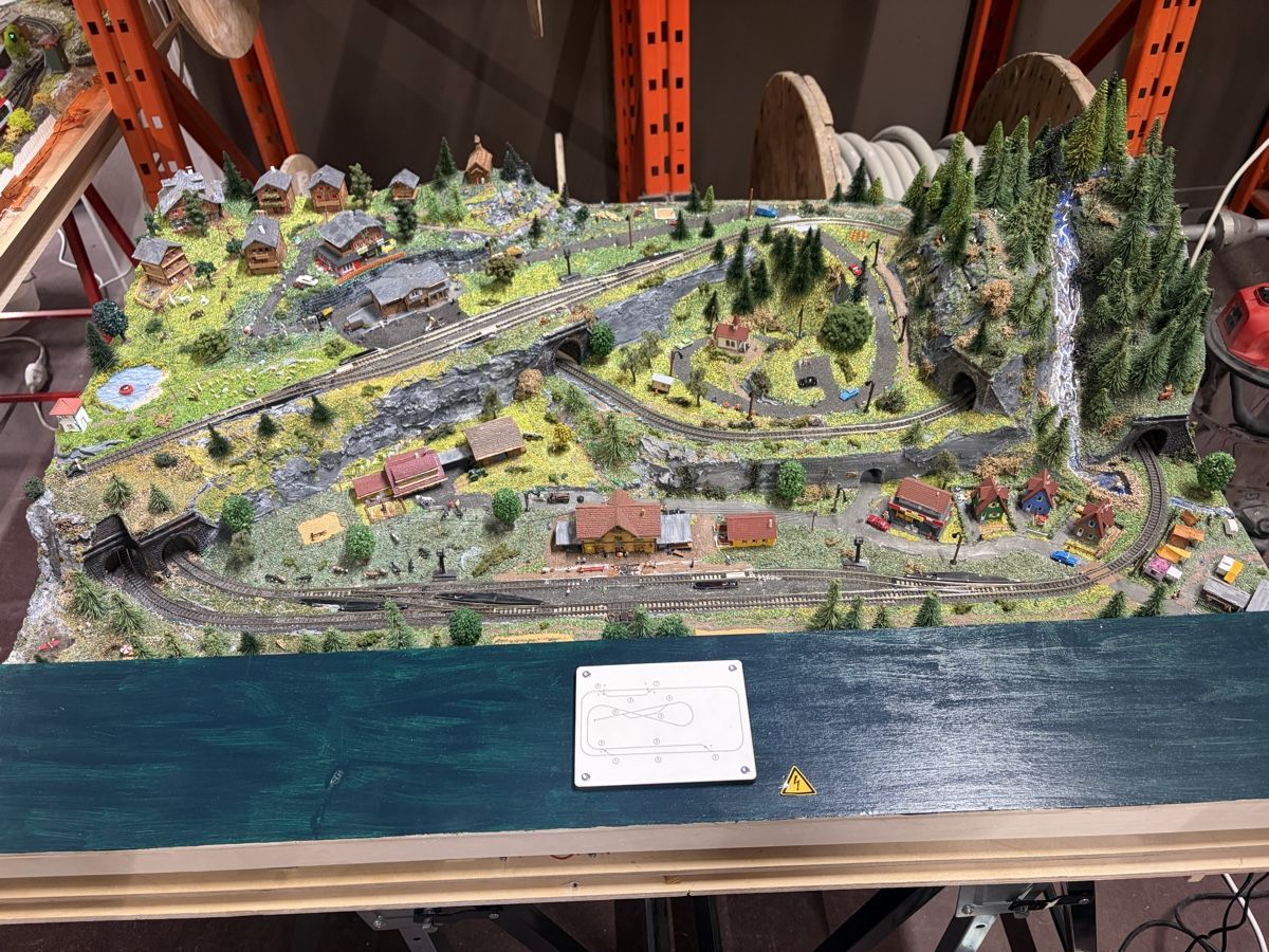 Märklin Modellini di ferrovie: Perfekte Spur Z Anlage – Usato da Wil SG venduto da steinlin07 2