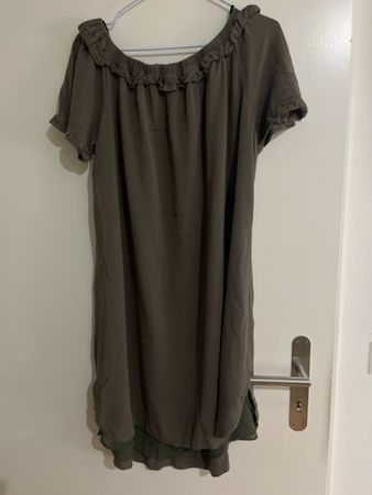 Damen Kleid Mat Grösse M khaki mit Rüschen