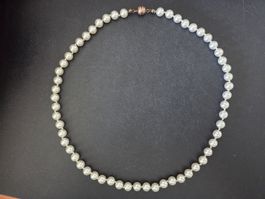 Collier de perles fantaisies vintage - Élégance intemporelle