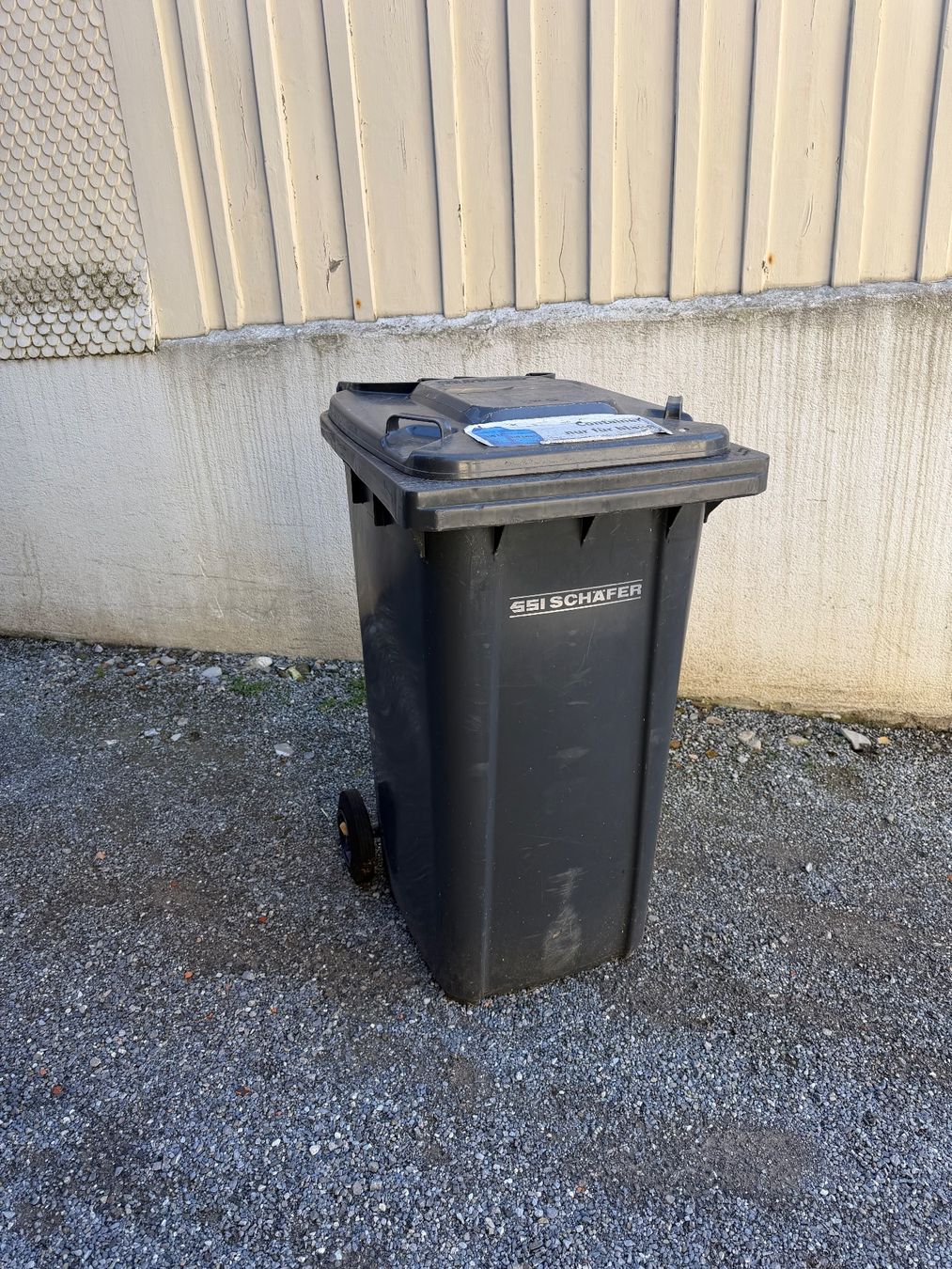 Korpus: Kunststoffcontainer – Gebraucht aus Einsiedeln von kaelinbe 1
