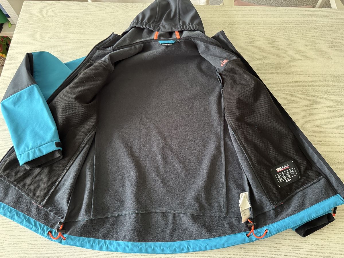 CMP Giacche & Cappotti: CMP Softshelljacke mit Kapuze blau schwarz Gr. 164 – Usato da Zürich venduto da Sunflower.15 3