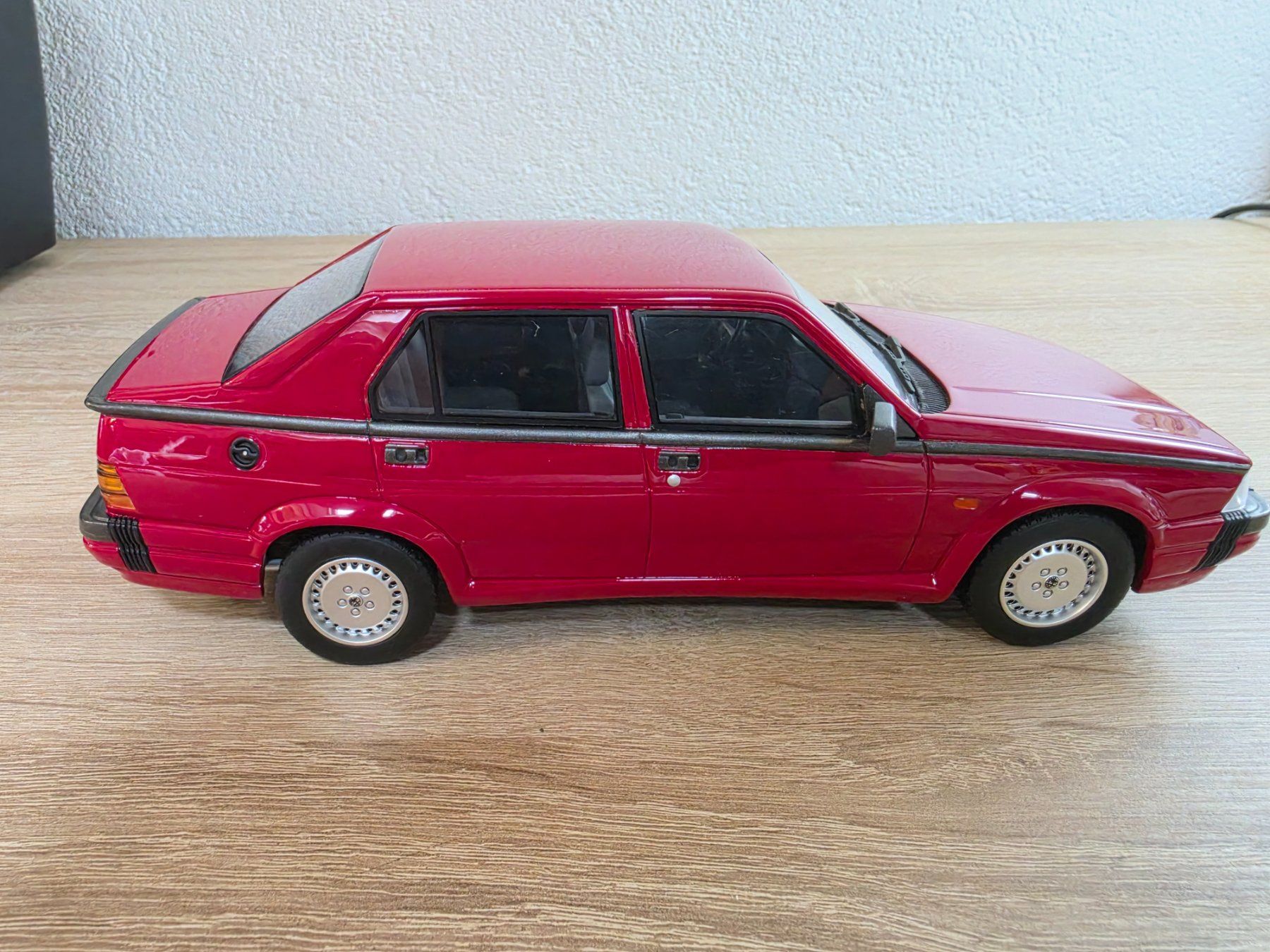 Kit di modellismo & Modellini statici: Alfa Romeo 75 V6 3.0 Laudoracing – Nuovo (secondo la descrizione) da Bellikon venduto da Kekko11 3