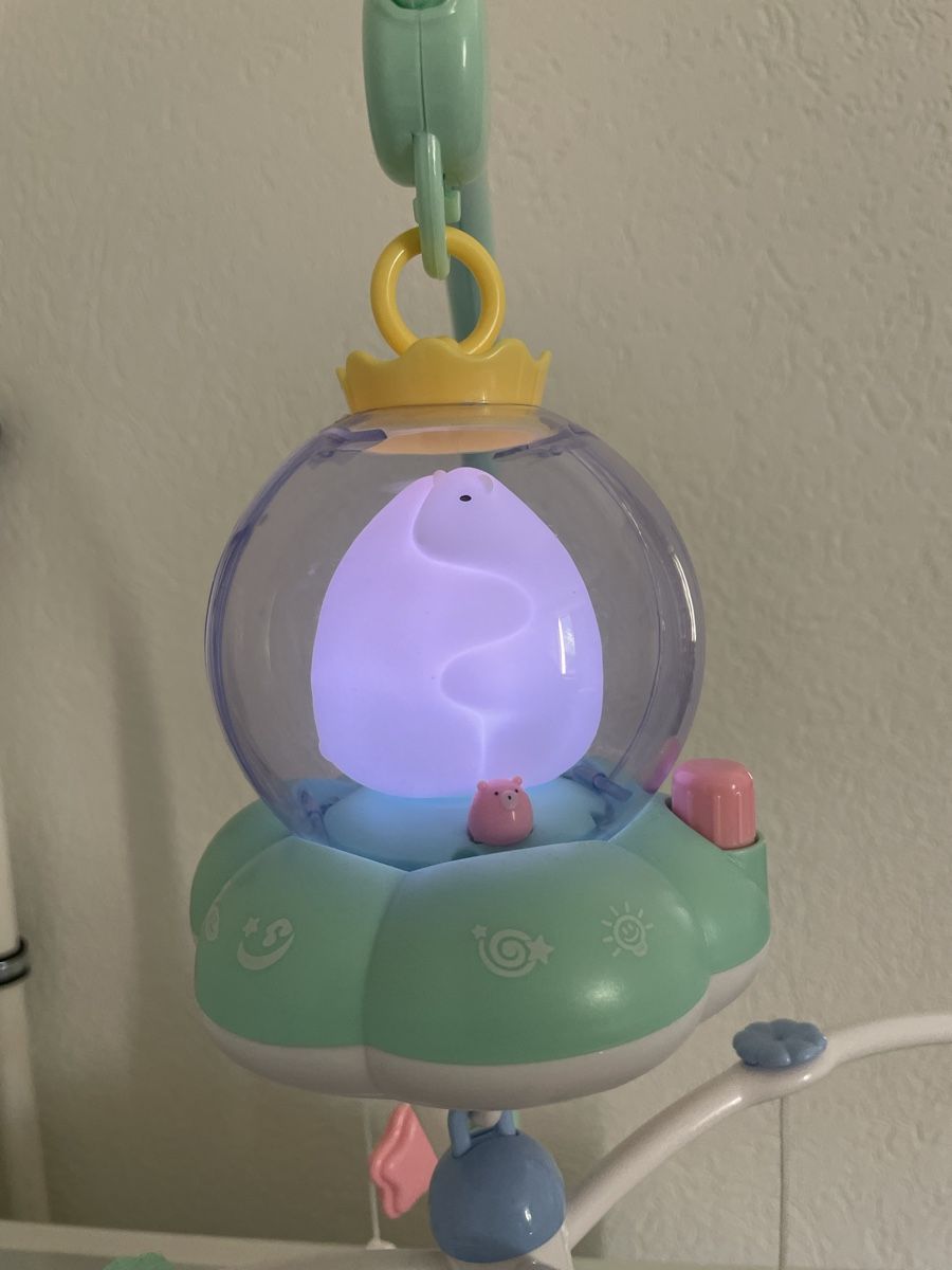 Jouets: Baby Mobile mit Licht und Musik – D'occasion à Chur par ves_y5xm 2