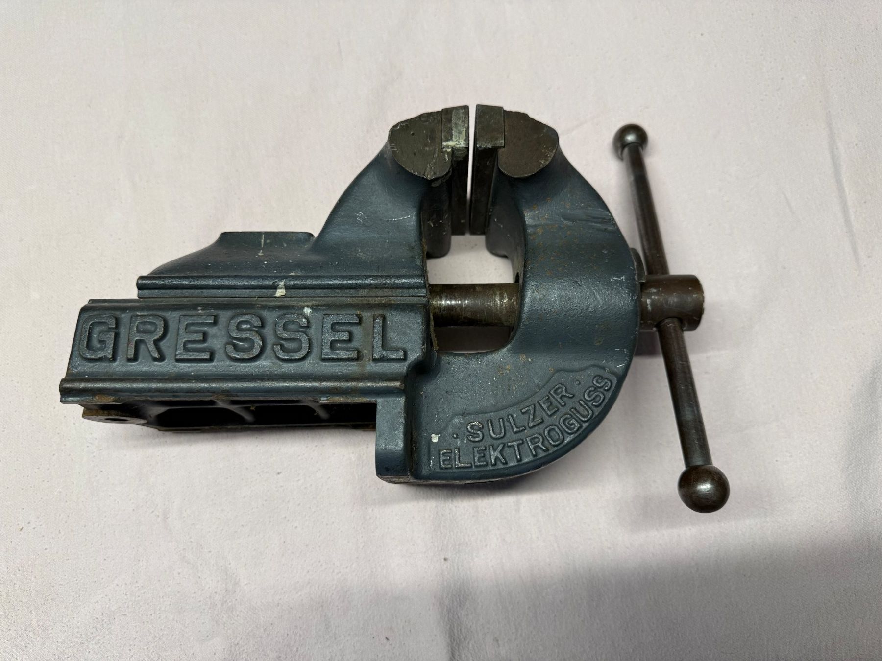 Gressel Alle Werkzeuge: Schraubstock Gressel 100 mm – Gebraucht aus Elgg von dan_f8gv