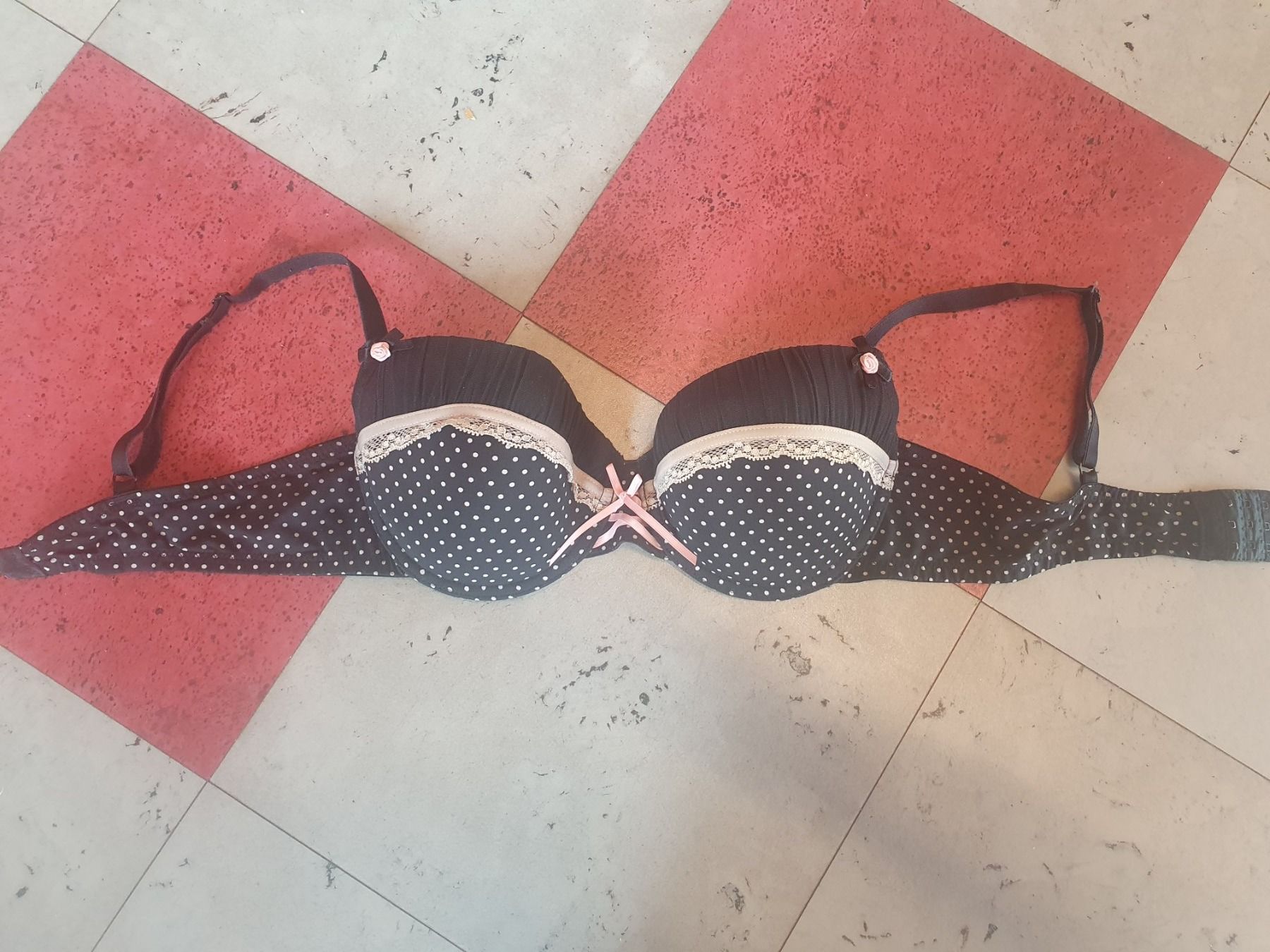 Altra biancheria intima: BH – Usato da Moosseedorf venduto da Sonnenschein..