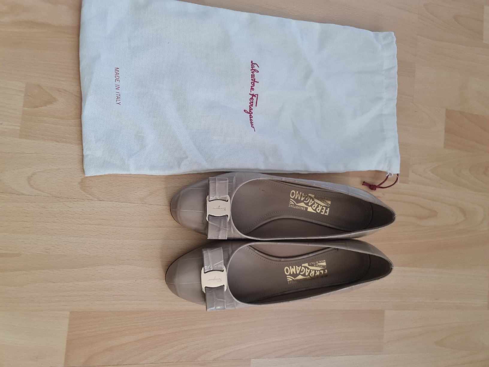 Salvatore Ferragamo Scarpe da donna: Elegante Ferragamo Pumps, Gr. 38, beige – Nuovo (secondo la descrizione) da Ibach venduto da ole_6whn 7