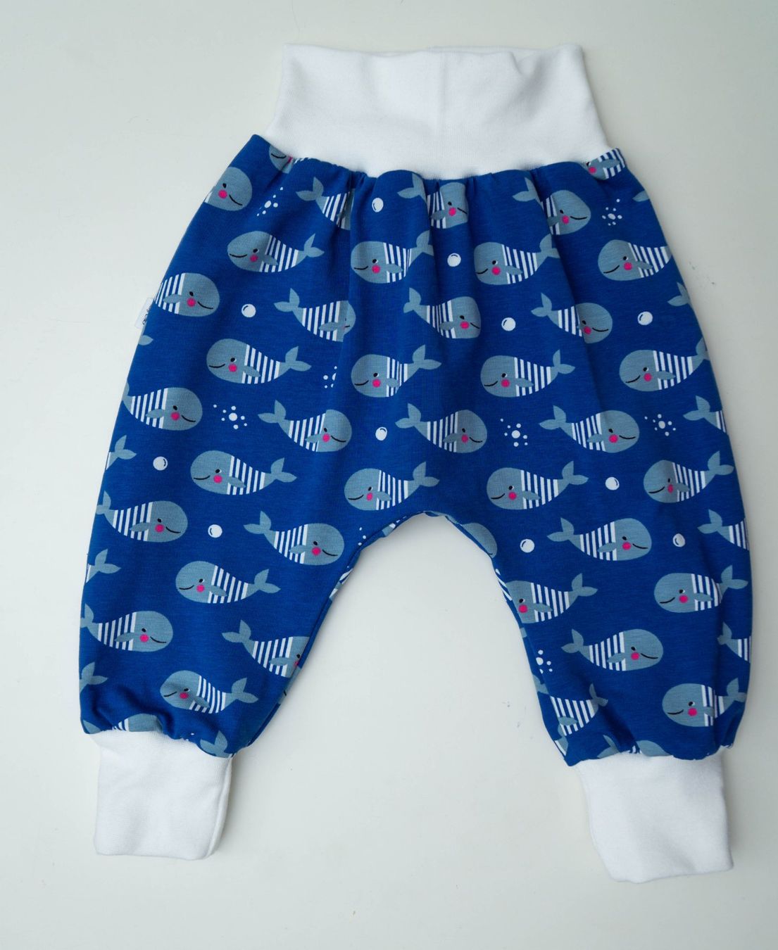 Pantaloni: Pumphose mit Walen Gr. 62/68 - NEU – Nuovo e nell'imballaggio originale da Zürich venduto da sambaum 1