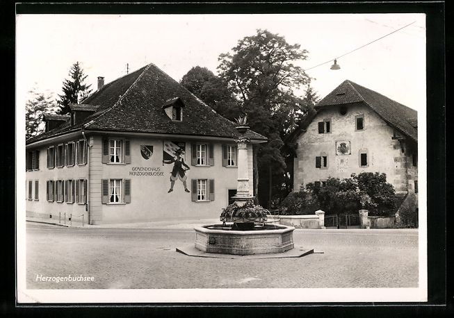 Cartoline postali: Herzogenbuchsee, Brunnen vor dem Gemeind – Usato da Berlin venduto da bartko-reher