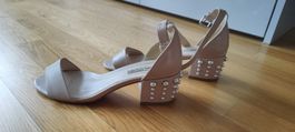 Sandalen mit Nieten