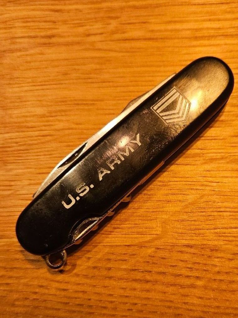 Couteaux de poche: Taschenmesser U.S. ARMY schwarz – D'occasion à Bern par Respirit 2